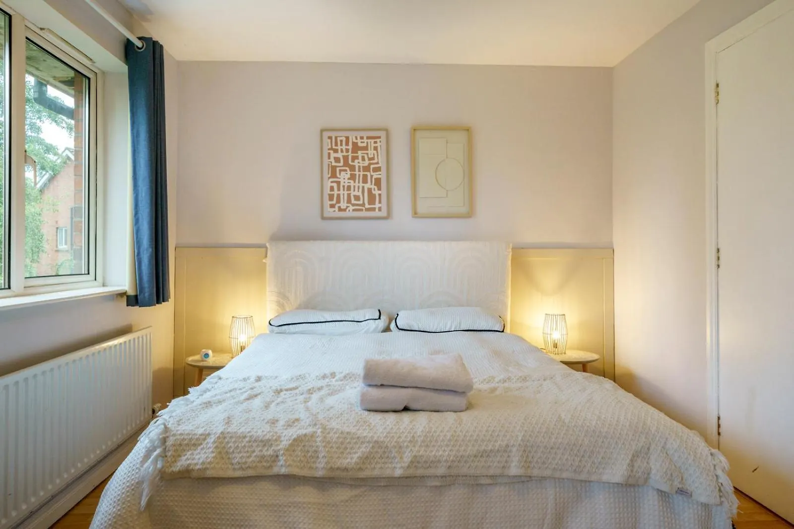 Spacious And Central Family Home Belfast