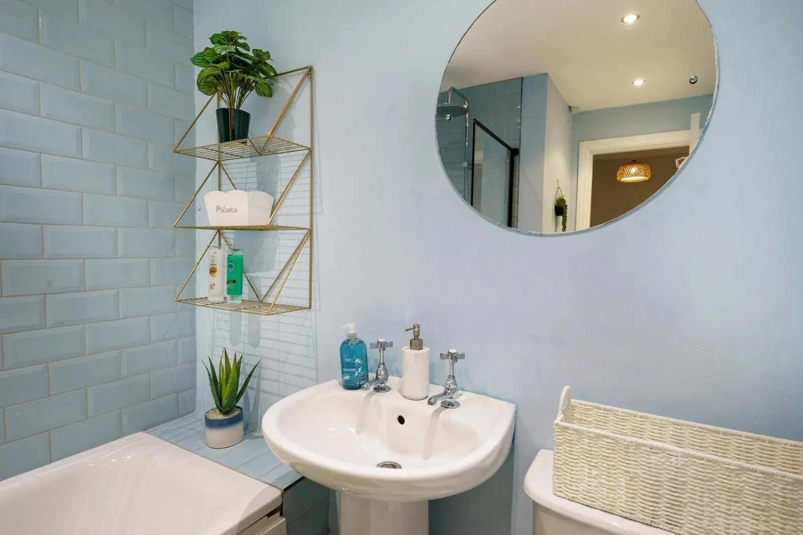 Spacious And Central Family Home Belfast Regno Unito